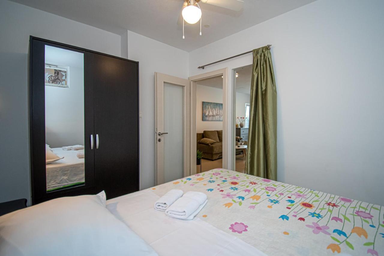 Beachfront Apartments Gabine Kaštela Eksteriør bilde